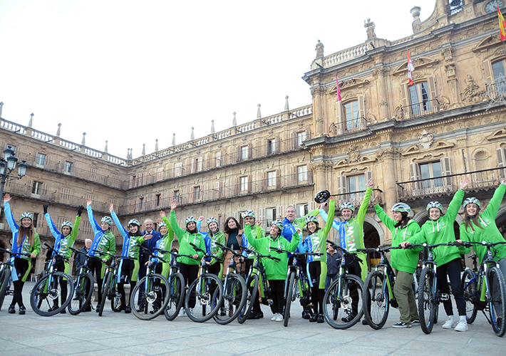 foto noticia Moving for Climate NOW inicia su ruta ciclista en Salamanca con rumbo a la COP25 de Madrid.